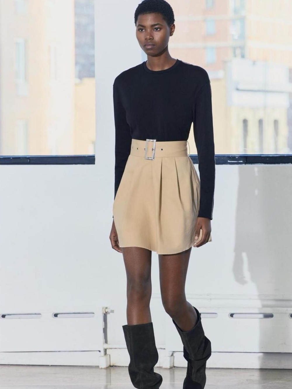 Zara Beige High-Waist A-Line Pleated Skirt with Wide Belt - Picture 4 of 4
